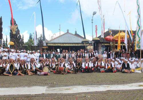 Upacara Mepepada Agung di Pura Hulun Danu Batur