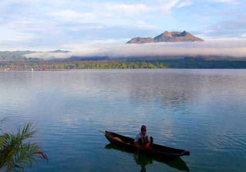 Gunung dan Danau